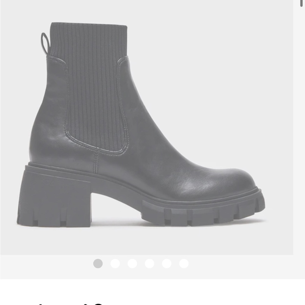 Black Ankle Boots with Chunky Sole and Elastic Side Panel